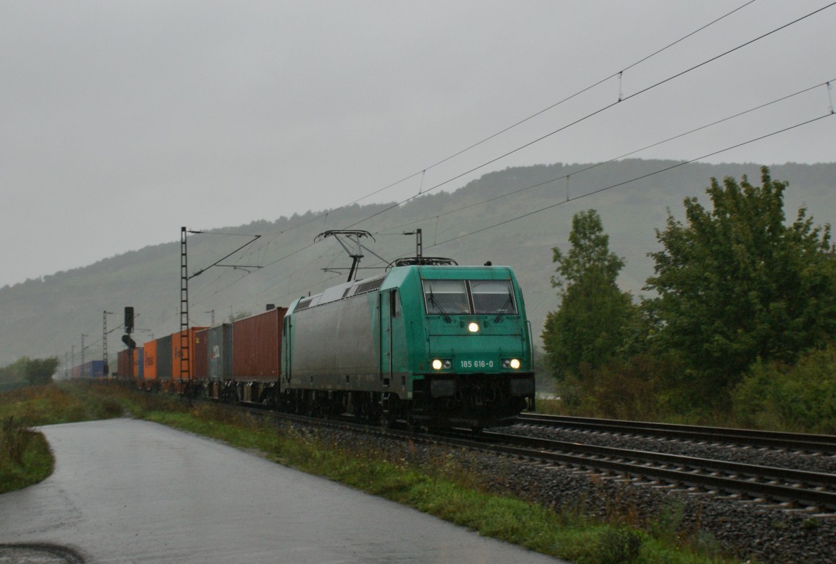 185 616-0 in Thngersheim am 18.09.13 Richtung Wrzburg.