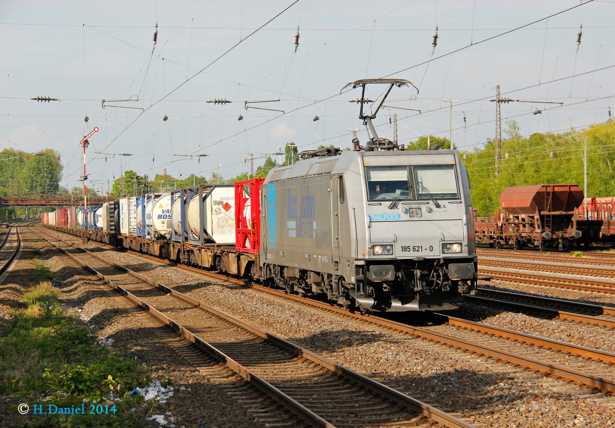 185 621-0 Rurtalbahn mit einem Tankcontainerzug am 24.04.2014 in Düsseldorf Rath. Gruß an den Tf!