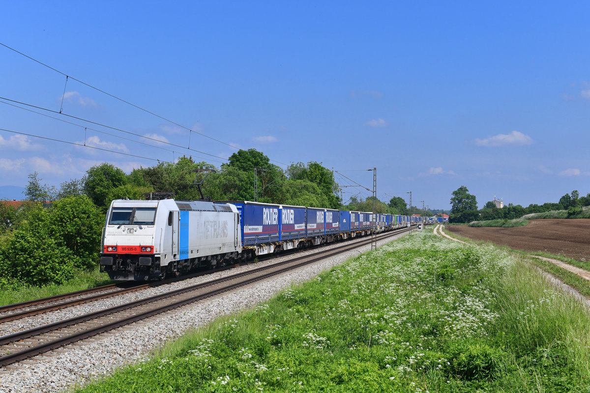 185 635 mit DGS 40654 am 11.05.2018 bei Langenisarhofen. 