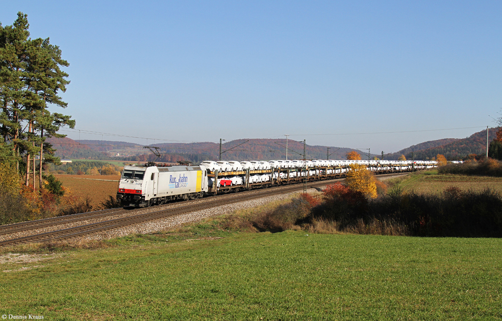 185 637 mit Autozug am 31.10.2015 bei Kerschhofen.
