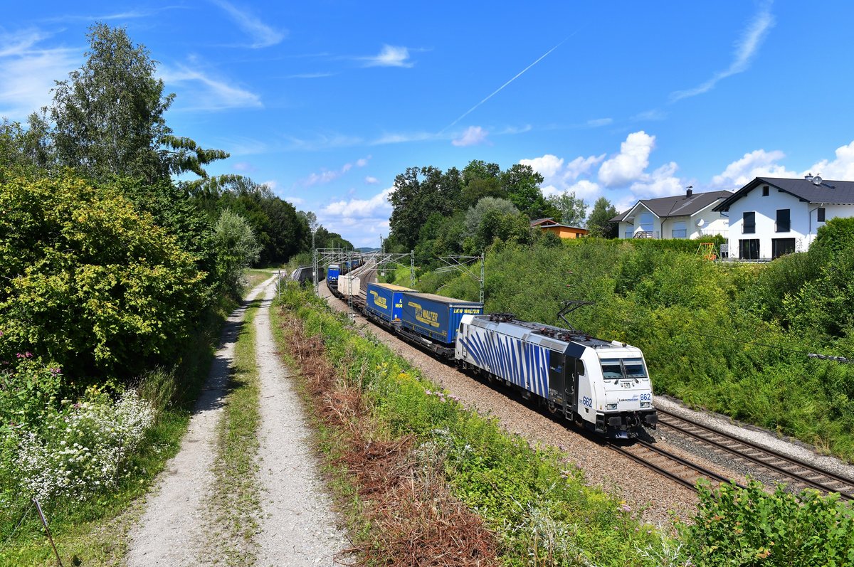 185 662 mit DGS 43129 am 01.08.2019 bei Ostermünchen. 
