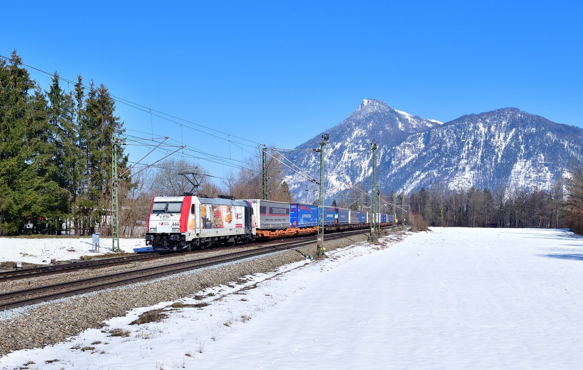 185 664 mit DGS 43823 am 24.03.2021 bei Oberaudorf.