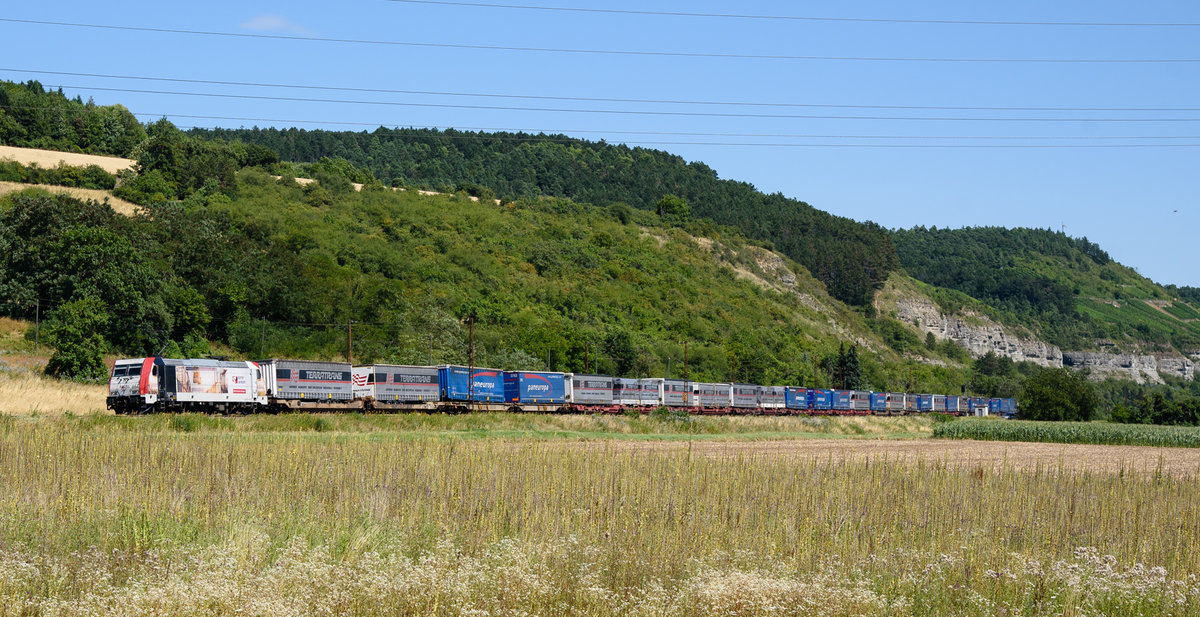 185 664 mit KLV Richtung Gemünden.(Karlstadt 8.7.2018).