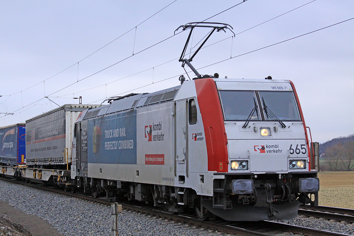 185 665-7 am 05.02.2019  12:59 nördlich von Salzderhelden am Bü 75,1 in Richtung Hannover