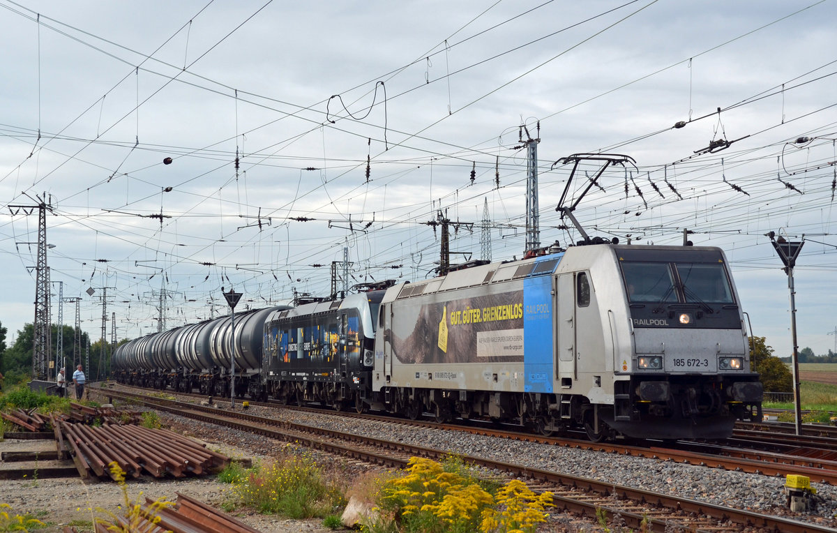 185 672 führte am 20.08.16 neben der Wagenlok 193 875 noch einen Kesselwagenzug durch Großkorbetha Richtung Halle/Leipzig. Im Bahnhof Großkorbetha wurde 185 672 abgesetzt und 193 875 übernahm den Zug. Beide Loks sind für die Rurtalbahn im Einsatz.