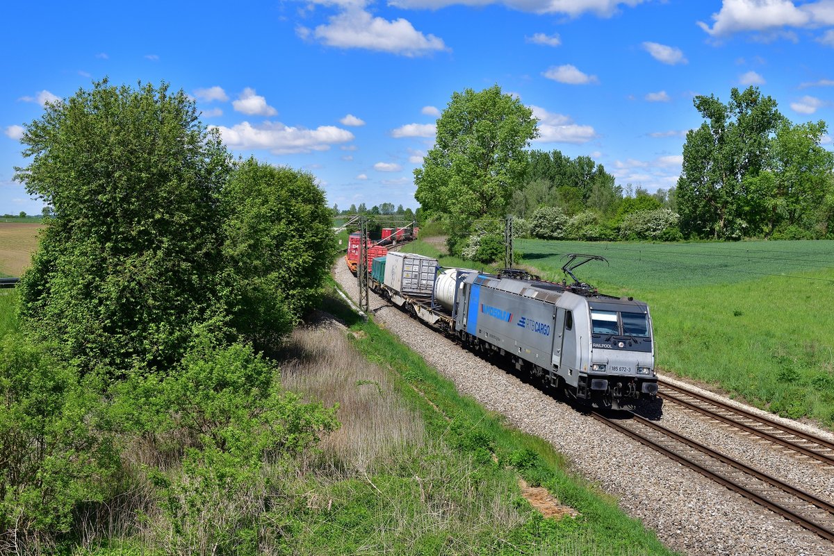 185 672 mit DGS 40669 am 06.05.2020 bei Langenisarhofen.