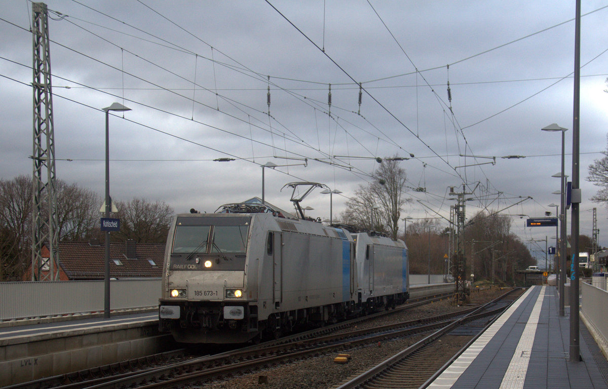 185 673-1 und 186 285-3 beide von Railpool  kommen die Kohlscheider-Rampe hoch aus Richtung Neuss,Herzogenrath kommen als Lokzug aus Neuss nach Aachen-West und fahren durch Kohlscheid in Richtung Richterich,Laurensberg,Aachen-West. 
Aufgenommen vom Bahnsteig 1 in Kohlscheid. 
Am Nachmittag vom 9.1.2020.