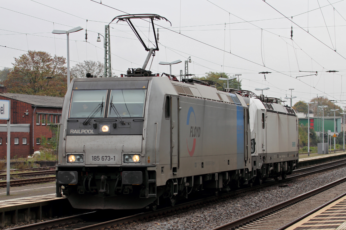 185 673-1 mit Vectron 193 812 im Schlepp in Bonn-Beuel 25.10.2014