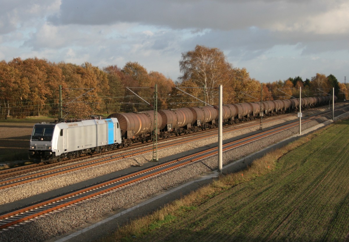 185 692 mit DGS 95479 (Rurtalbahn, Neustadt [Donau]–Hamburg-Waltershof) am 13.11.2013 zwischen Bardowick und Radbruch