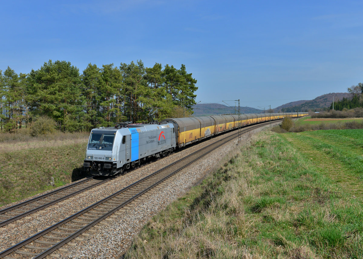 185 693 mit einem ARS Altmann am 05.04.2016 bei Kerschhofen. 