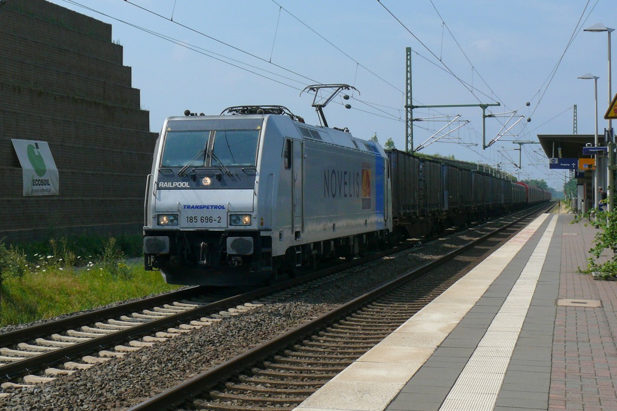 185 696-2 von Railpool zieht am 26/07/2014 einen gemischten Güterzug durch Allerheiligen Richtung Köln.