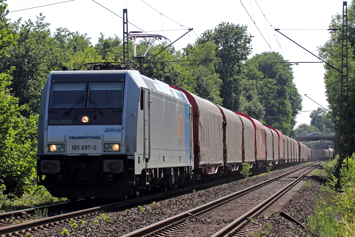 185 697-0  Jolina  auf der Hamm-Osterfelder Strecke in Recklinghausen 30.6.2015