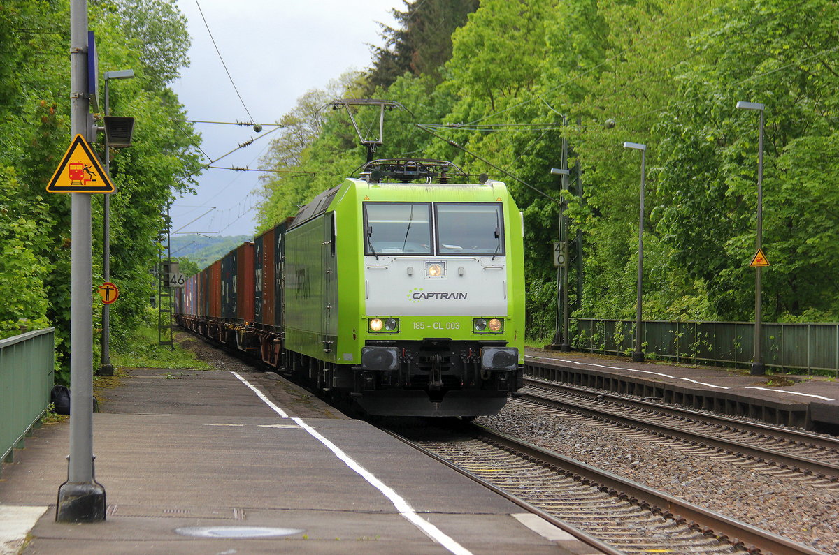 185 CL-003 von Captrain kommt mit einem Containerzug aus Apach(F) nach Hamburg-Maschen(D) und kommt aus Richtung Koblenz und fährt durch Rolandseck in Richtung Bonn,Köln.
Aufgenommen vom Bahnsteig in Rolandseck. 
Am 9.5.2019.