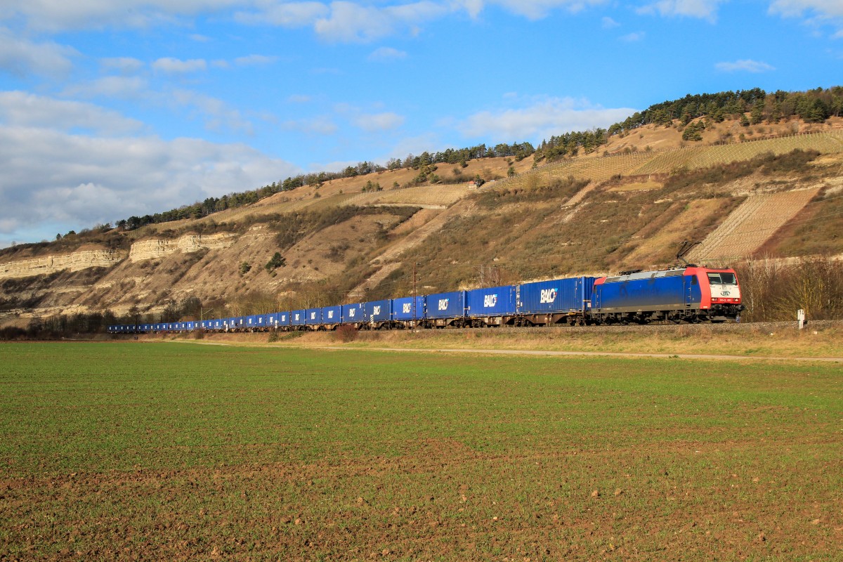 185 CL - 003 mit Containern am 20. Februar 2014 bei Thüngersheim.