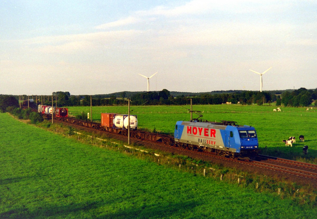 185 CL 005  Hoyer Railserv  mit Gterzug Richtung Buchholz am 16.08.2002 zwischen Maschen und Jesteburg