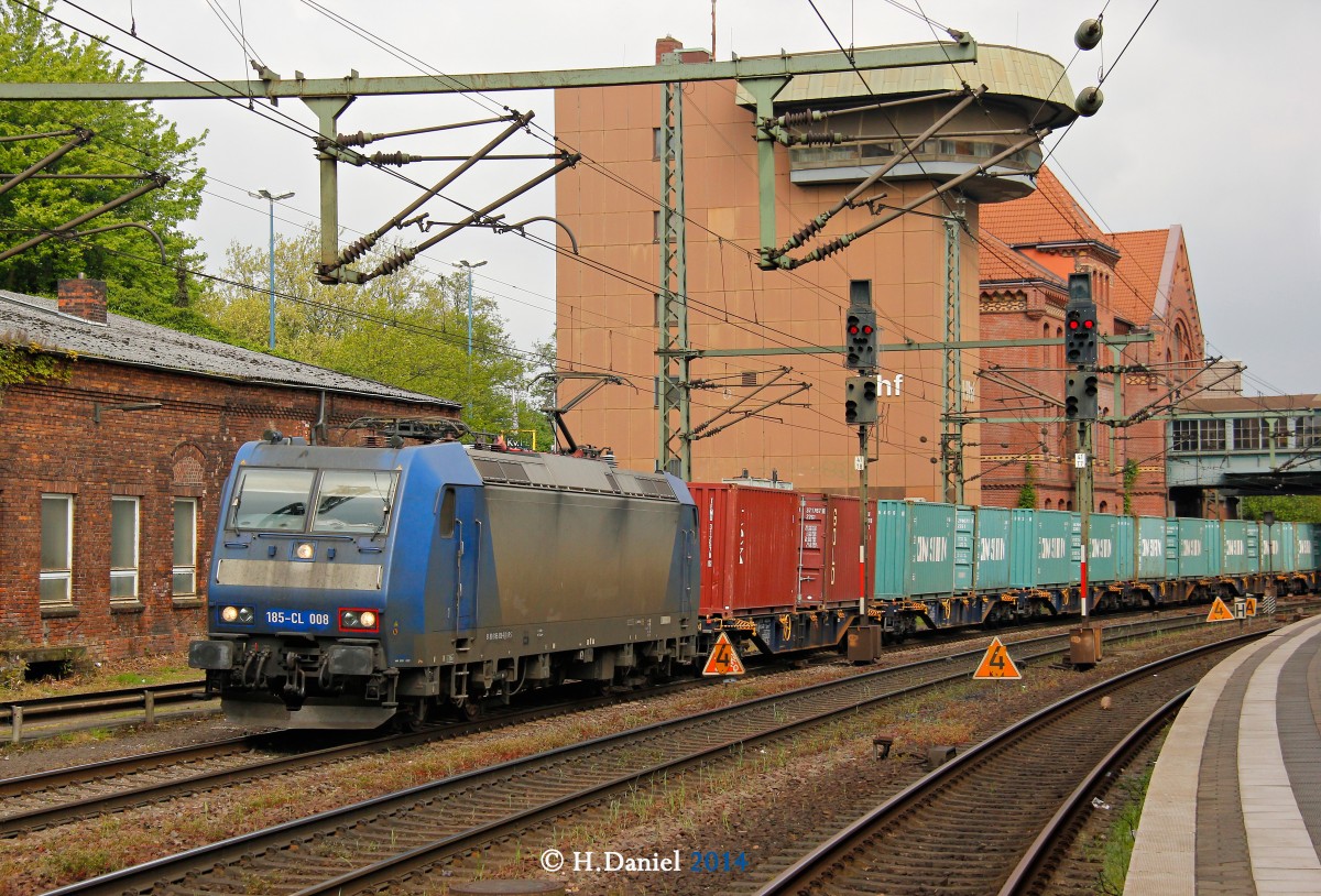185-CL 008 mit einem Containerzug am 07.05.2014 in Hamburg Harburg.