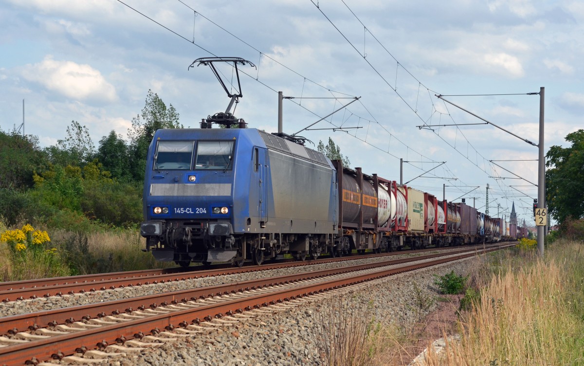 185 CL 204 von Crossrail führte am 10.08.14 einen Containerzug durch Greppin Richtung Dessau.
