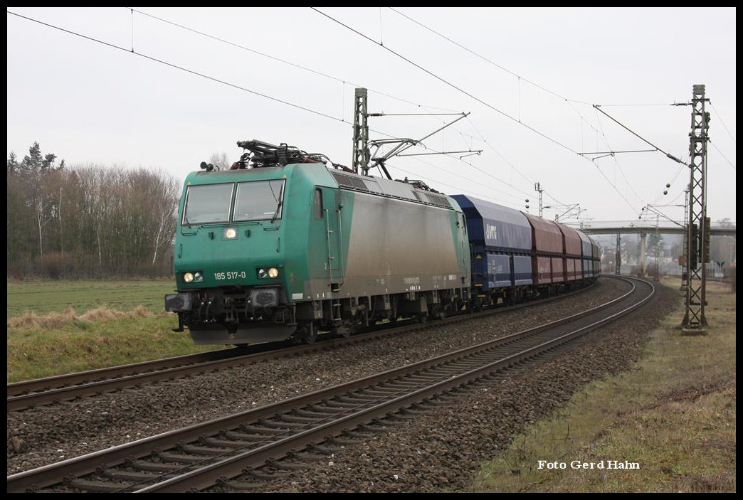 185517 war am 5.3.2016 mit dem Kohlependel auf der Rollbahn unterwegs und kam mit dem Leerzug um 13.25 Uhr hier am BW der TWE in Lengerich Hohne vorbei.