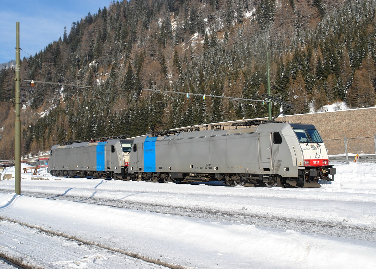 186 101 + 186 104 am 13.02.2010 in Brennero / Brenner.