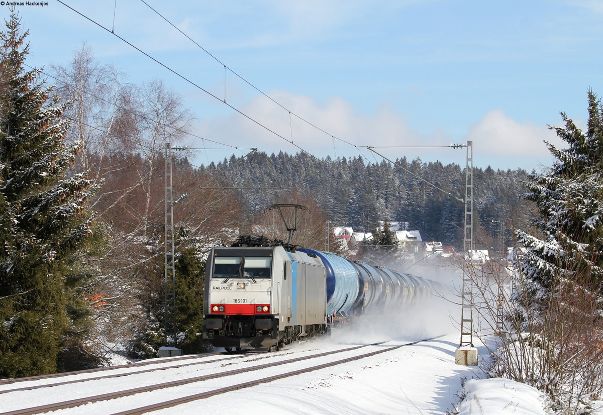 186 101-2 mit dem DGS 45610 (Rümlang-Mainz Bischofsheim) bei St.Georgen 4.2.19