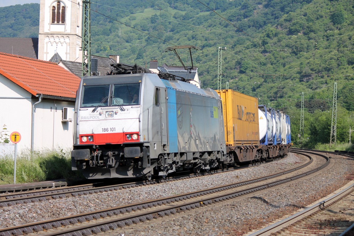 186 101 von Railpool mit Güterzug, Kamp-Bornhofen, 16.5.2014