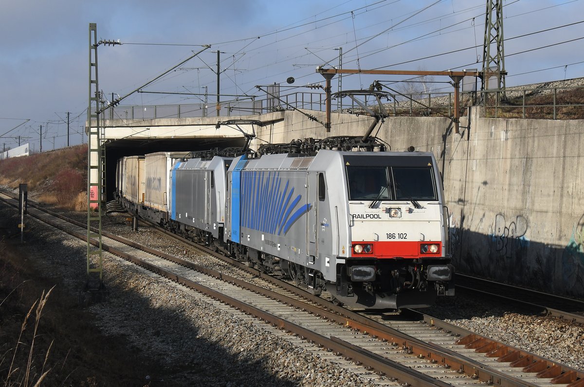 186 102 & 288 am 03.12.16 bei München-Trudering