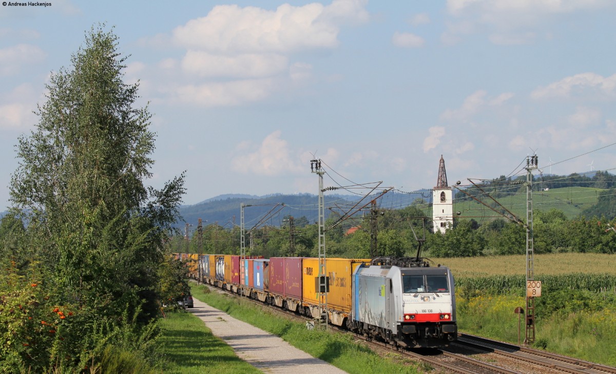 186 108-7 mit einem Containerzug bei Denzlingen 1.8.14