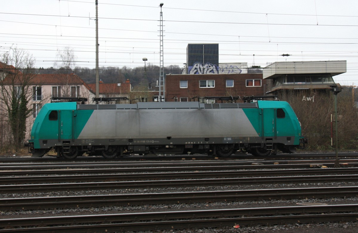 186 126 von Crossrail sthet in Aachen-West abgestellt.  
Aufgenommen vom Bahnsteig in Aachen-West bei Regenwolken am Nachmittag vom 28.2.2014.