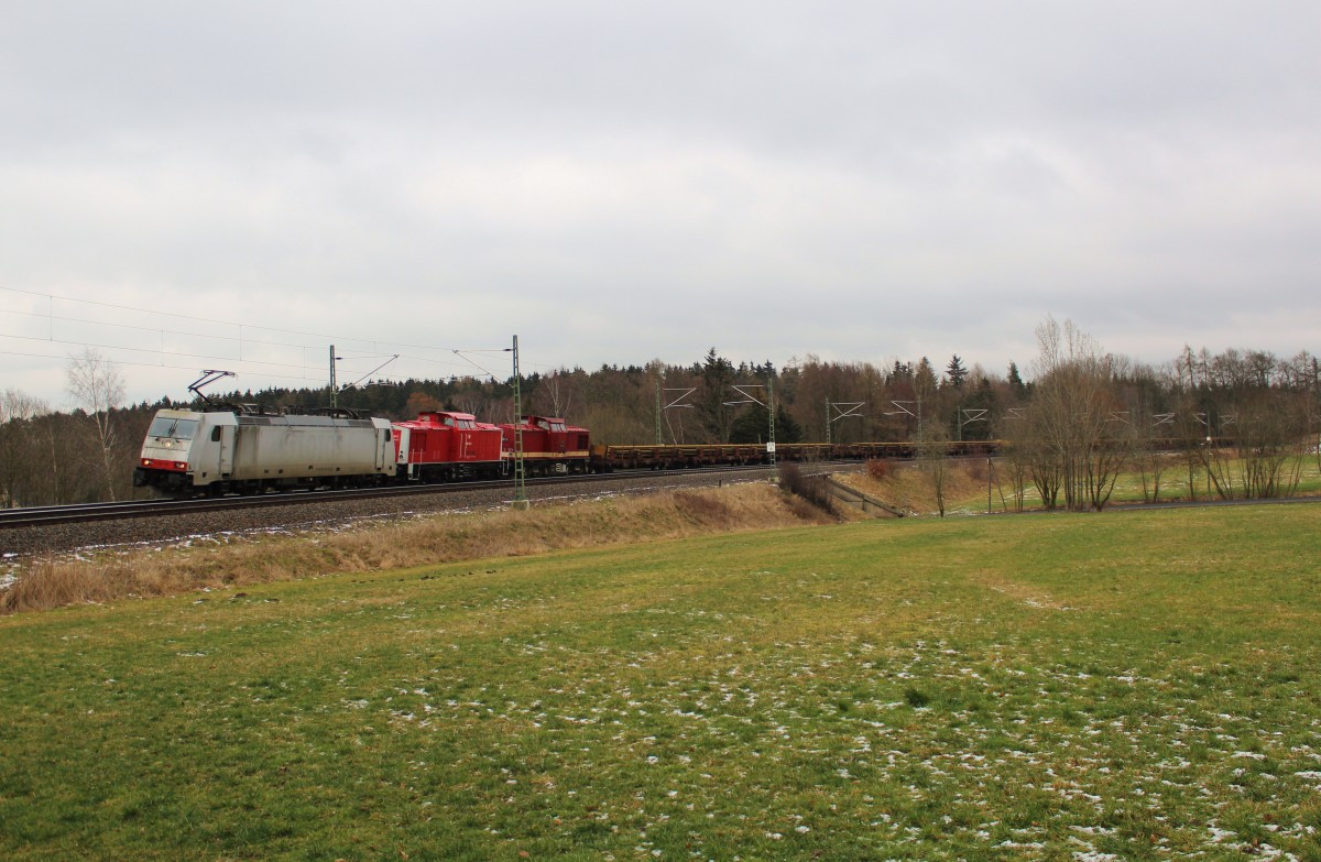 186 139 (ITL) 202 743 und 112 708 (RIS) zu sehen am 02.03.16 mit einem Langschienenzug in Oberjößnitz.