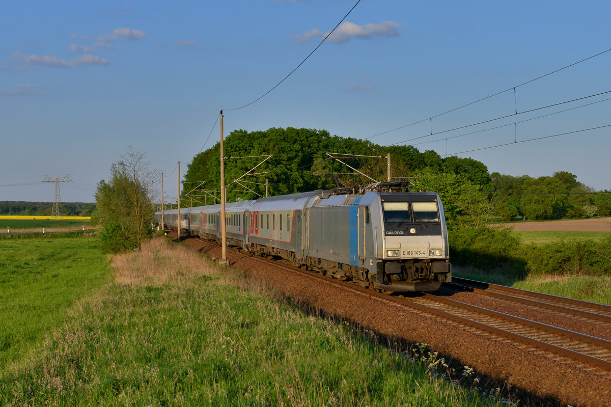 186 143 mit EN 452 am 10.05.2016 bei Pillgram. 