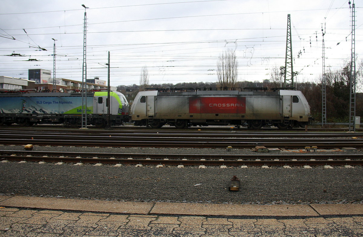 186 150 von Crossrail steht abgestellt in Aachen-West. 
Aufgenommen vom Bahnsteig in Aachen-West. 
Bei Wolken am Nachmittag vom 31.12.2017.