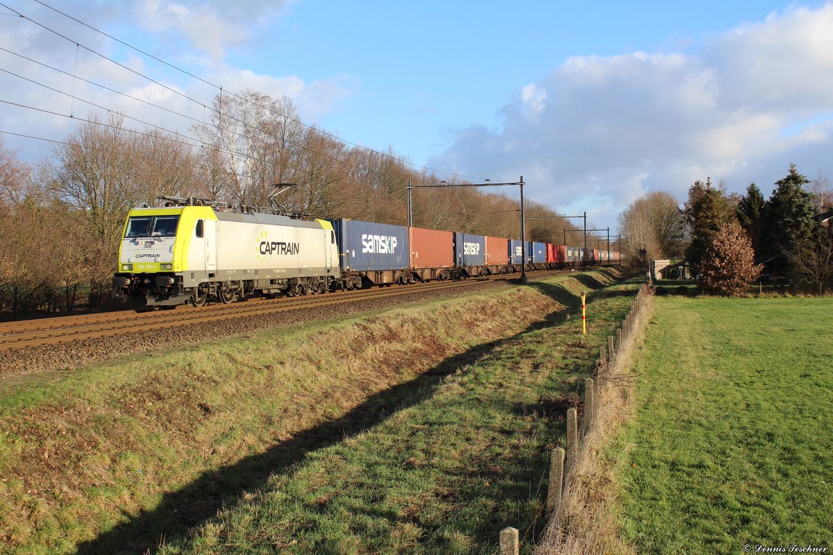 186 156-6 Captrain mit einem Containerzug bei Horst aan de Maas am 09.01.2019

