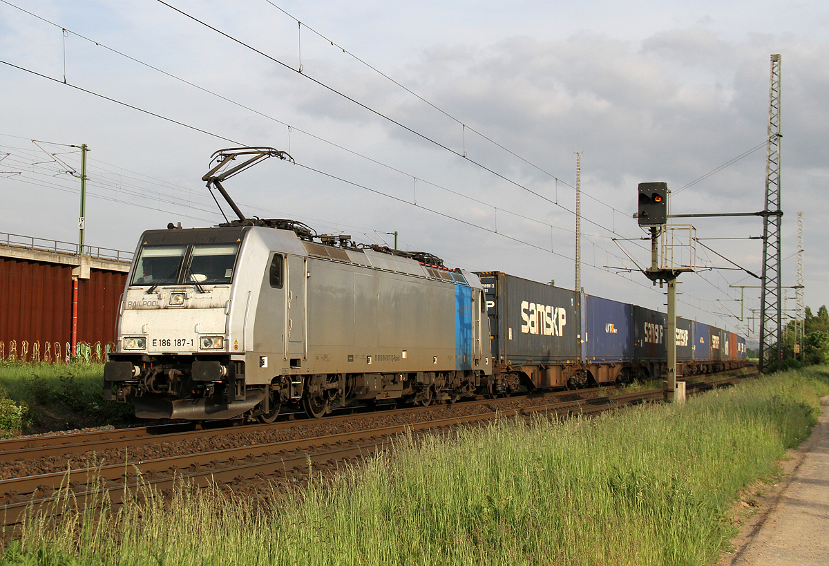 186 187 bei Porz Wahn am 23.05.2017 