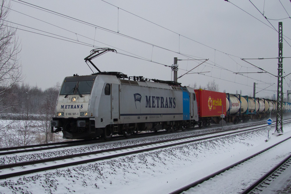 186 187 in Dresden-Reick in Richtung Pirna unterwegs. 21.01.2014