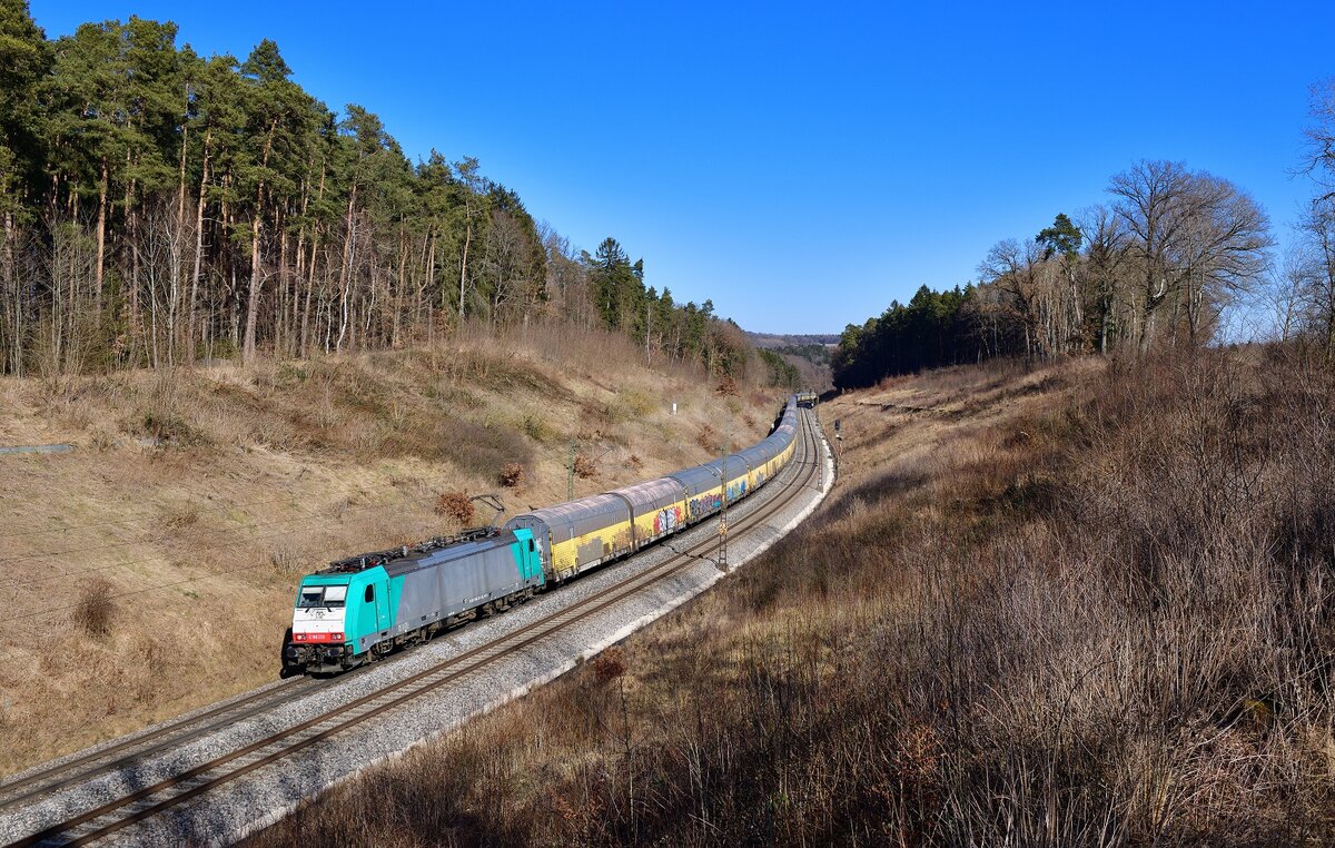 186 233 mit einem ARS Altmann am 01.03.2022 bei Sinngrün.
