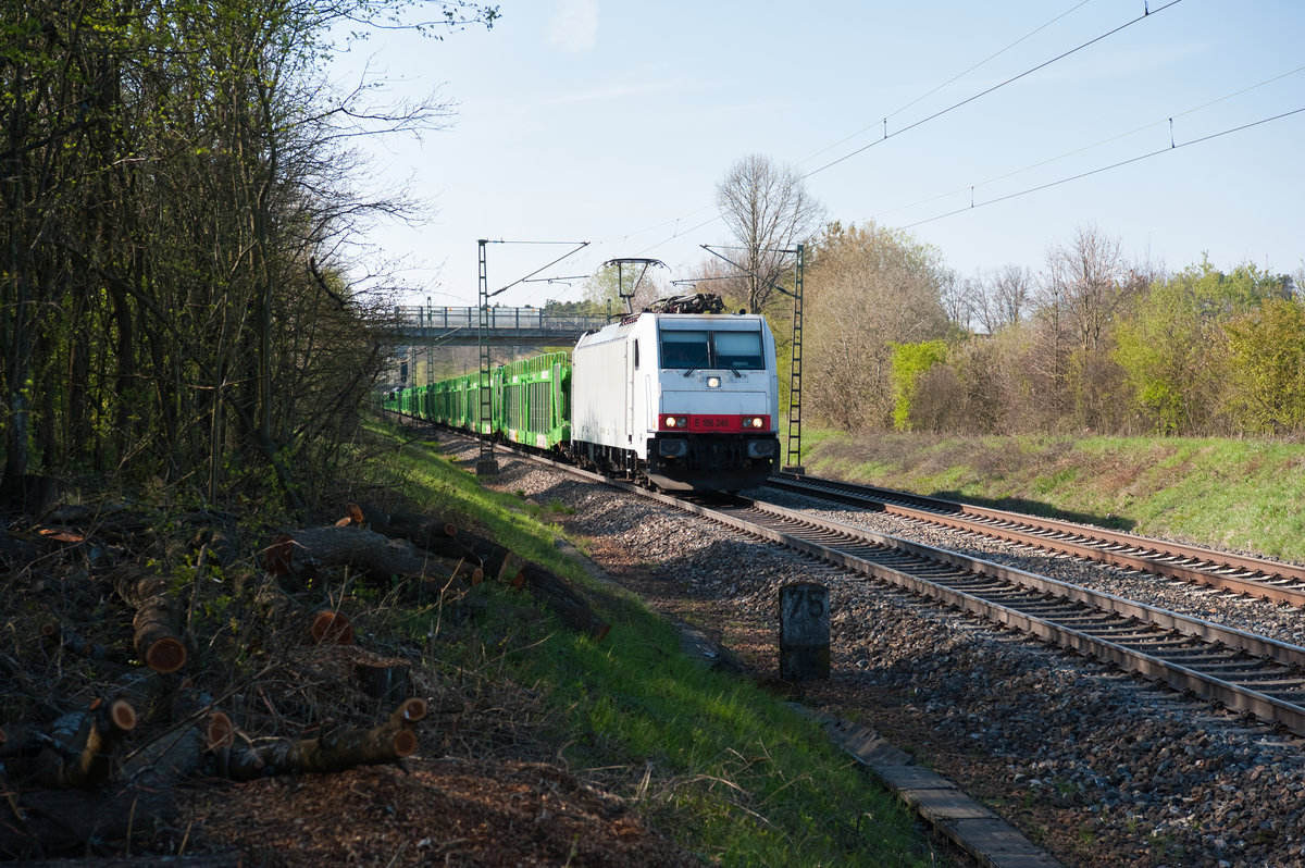 186 240 mit einem Hödlmayer Autotransportzug bei Postbauer-Heng, 16.04.2019