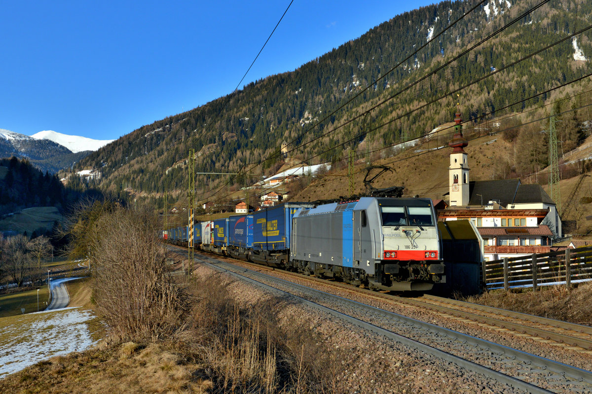186 251 mit DGS 43129 am 18.02.2016 bei Novale.