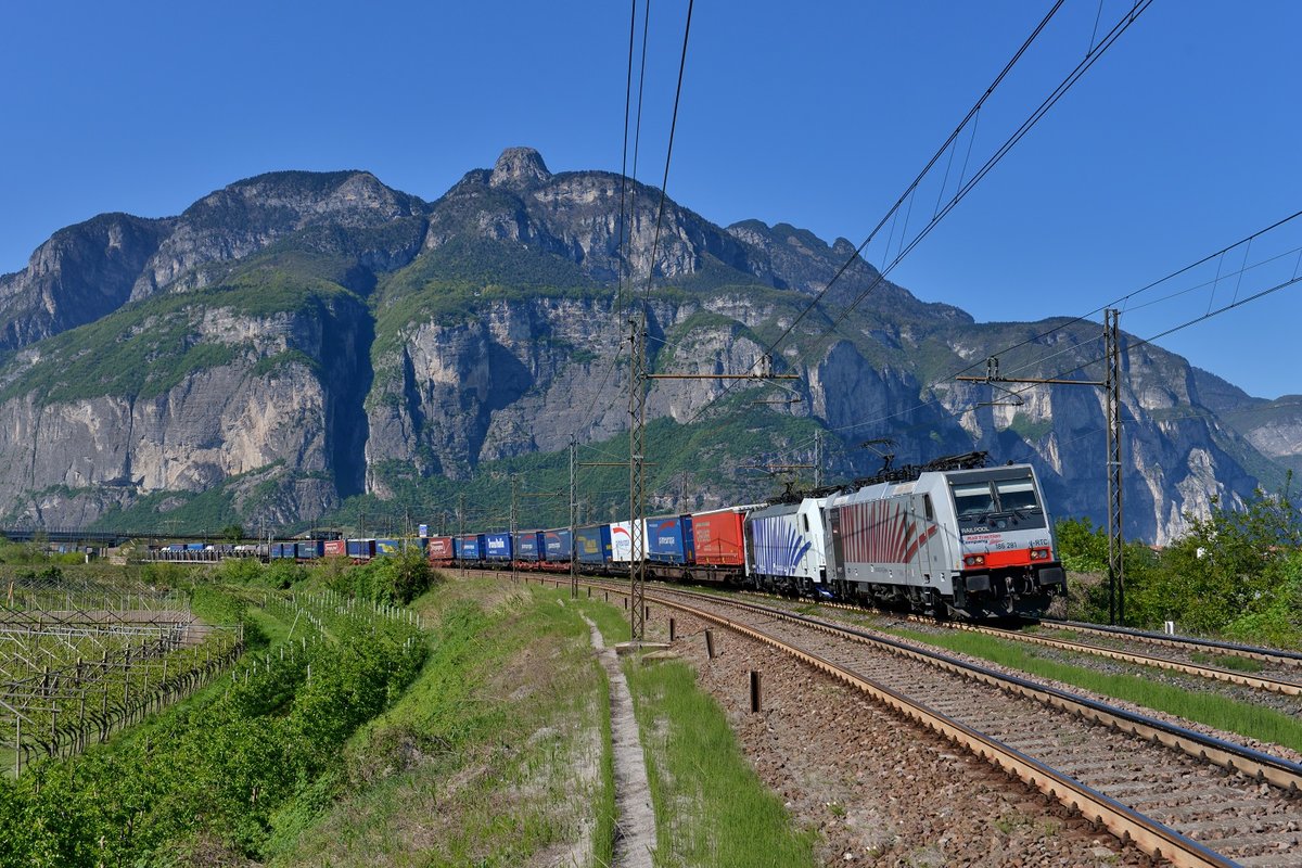 186 281 + 186 44x mit TEC 43125 am 20.04.2017 bei San Michele all'Adige.