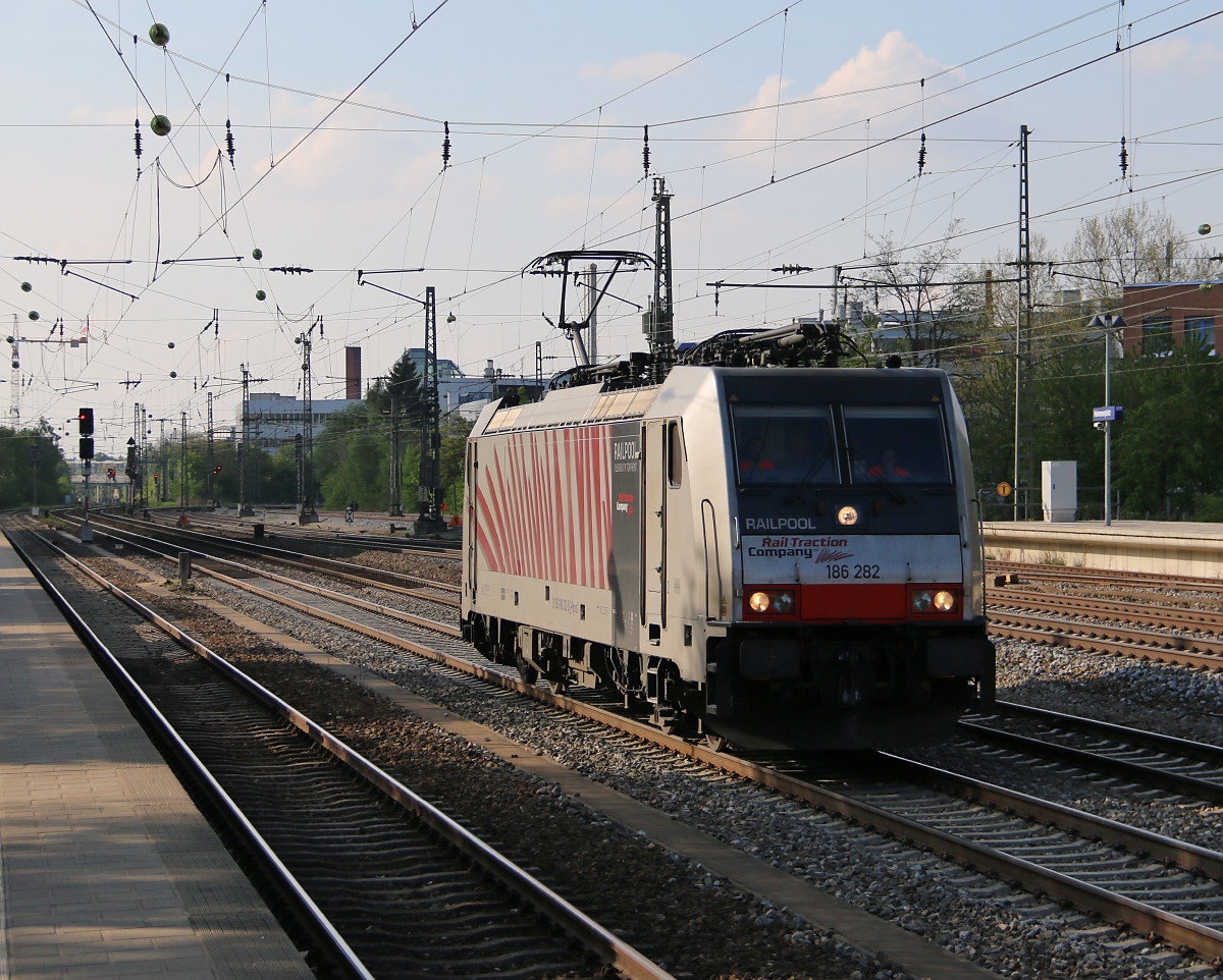 186 282 als Tfzf in München Heimeranplatz. Aufgenommen am 25.04.2014.