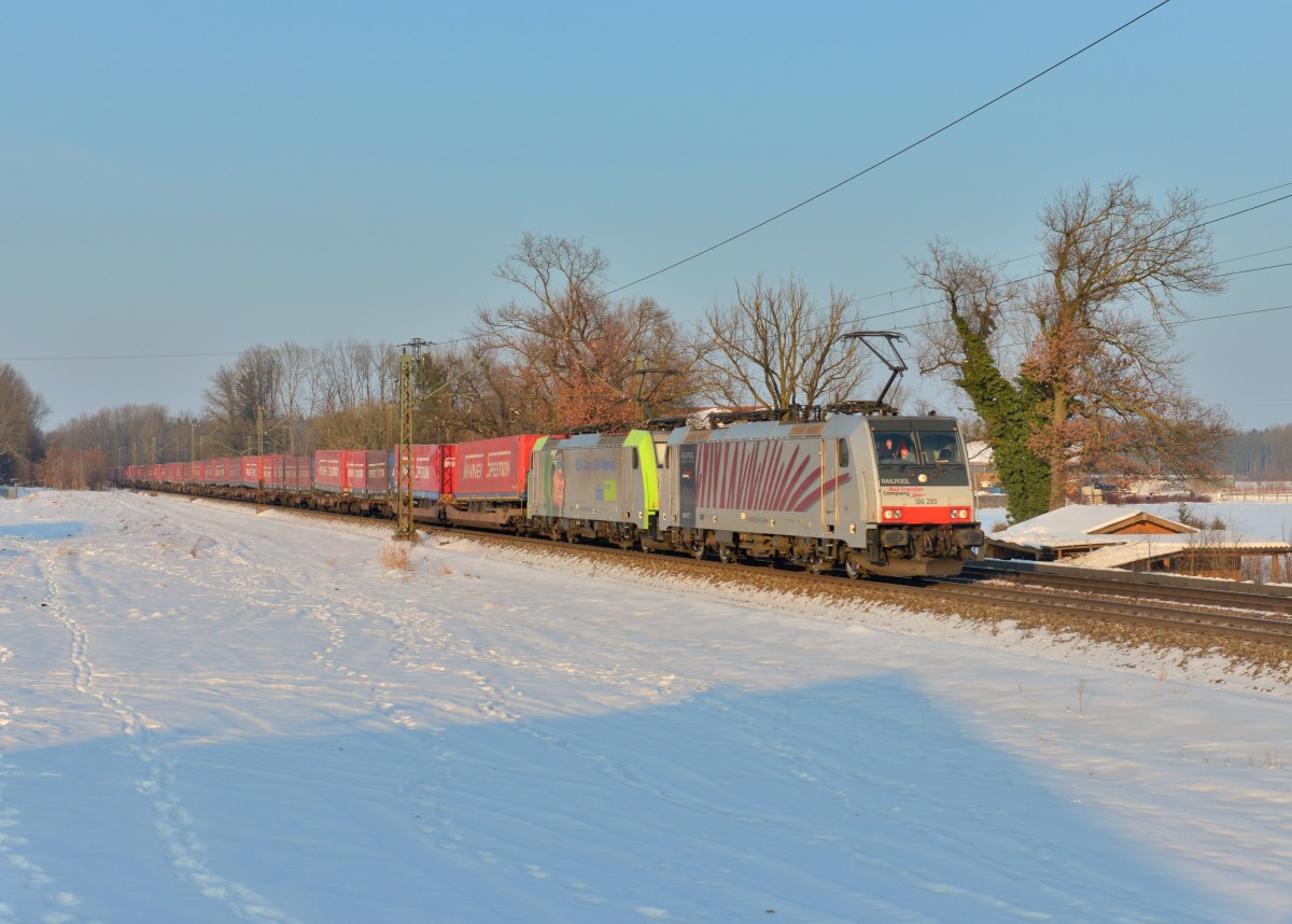 186 285 + Re 486 503 mit TEC 43139 am 07.02.2015 bei Happing. 