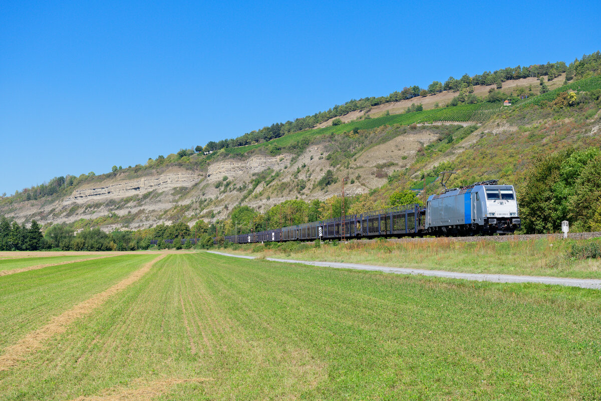 186 289 Railpool/Railtraxx mit einem Gefco Autotransportzug bei Thüngersheim Richtung Würzburg, 09.09.2020