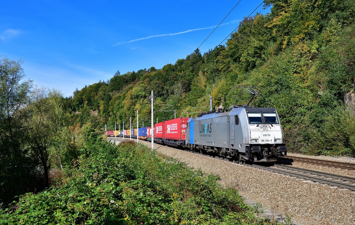 186 294 mit TEC 40679 am 02.10.2021 bei Ingling.