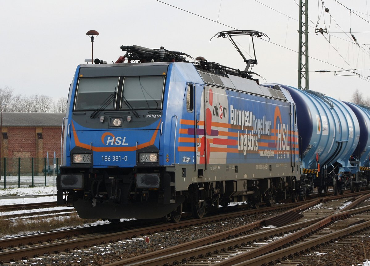 186 381-0 als Zuglok vor Zug HSL 95616 von Stendell (PCK) nach Anklam am 01.02.2021 kurz vor dem Ziel.