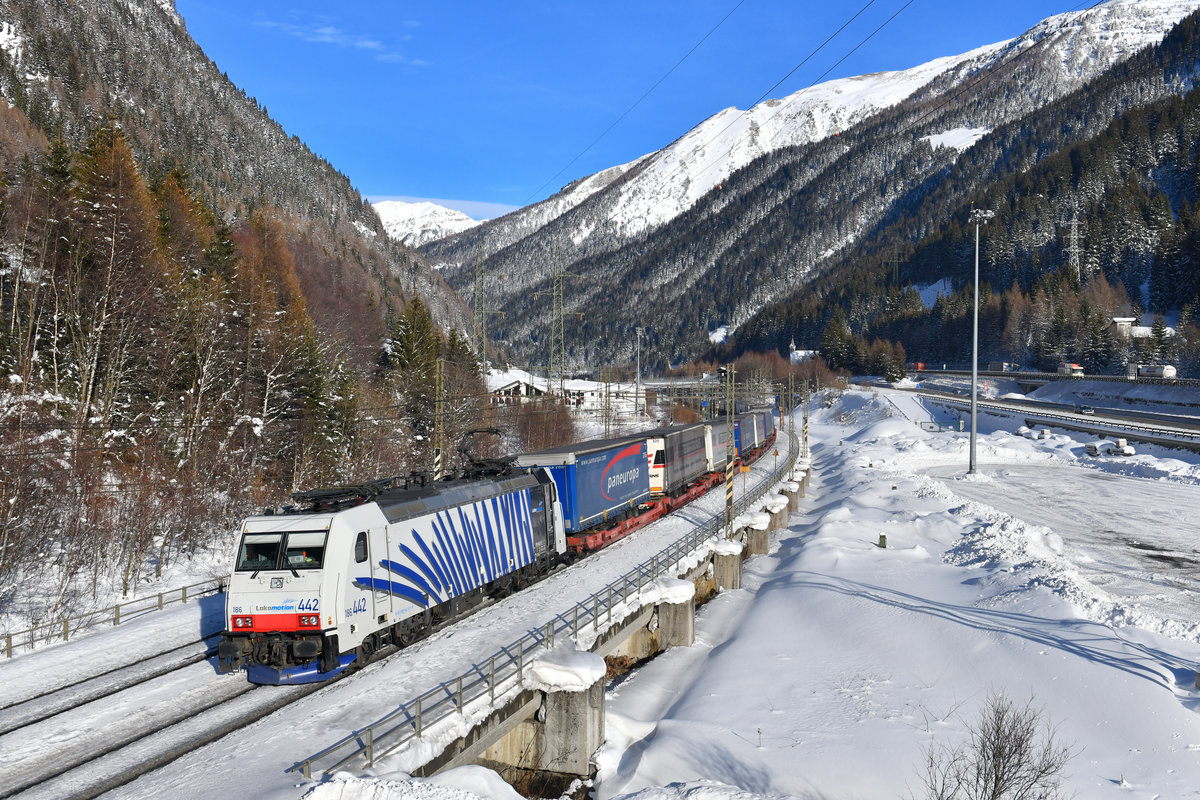 186 442 mit TEC 43821 am 17.01.2019 bei Brennerbad. 