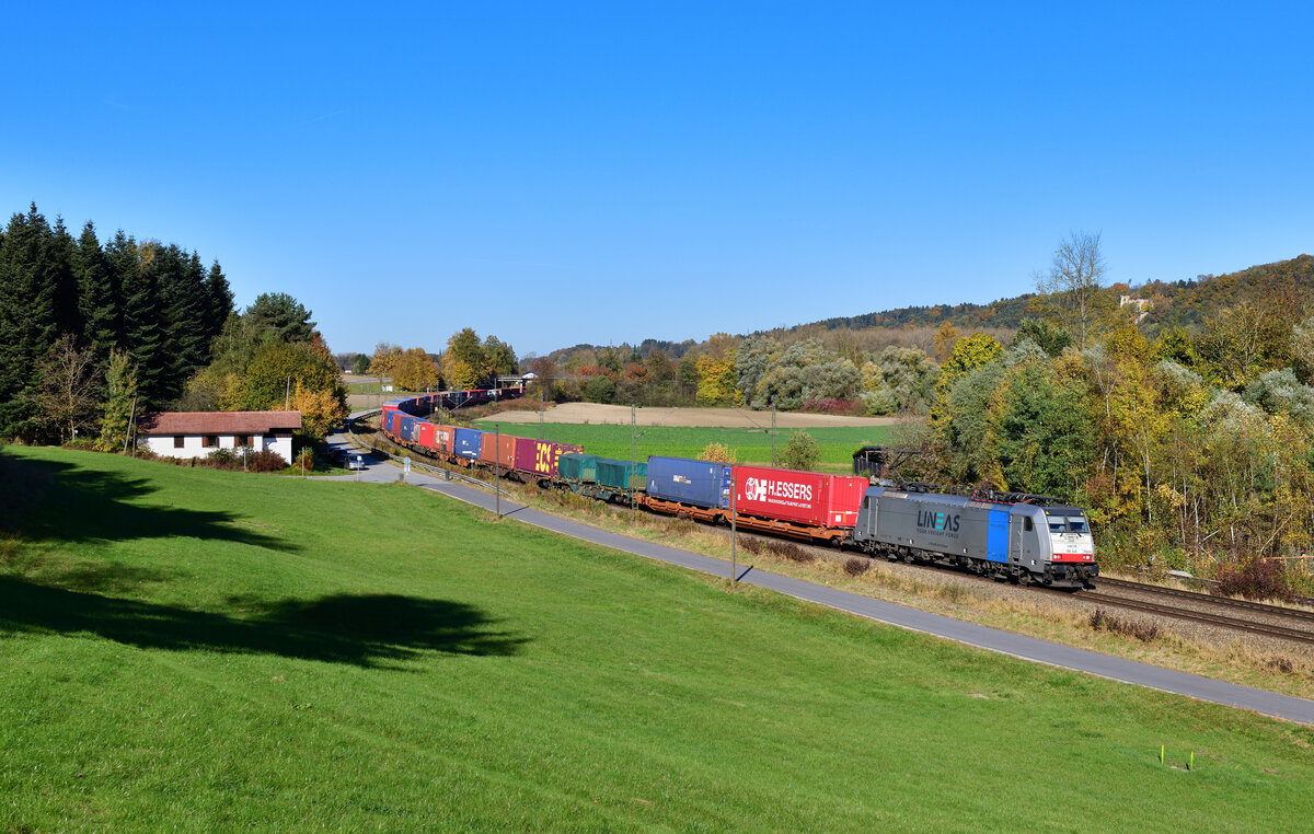 186 446 mit DGS 40679 am 24.10.2021 bei Vilshofen.