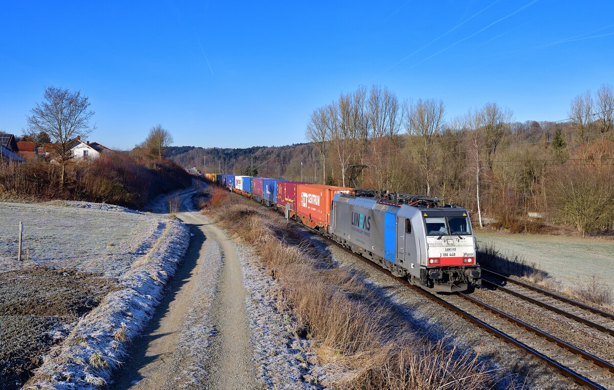 186 448 mit DGS 40679 am 22.12.2021 bei Seestetten.