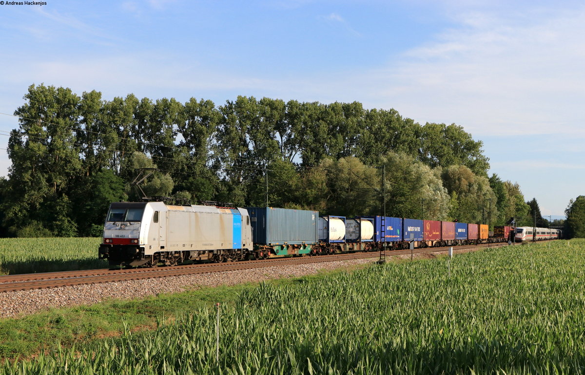 186 453-7 mit dem DGS 4040 (Milano Smistamento-Zeebrugge Ramskapelle) bei Riegel 23.7.20