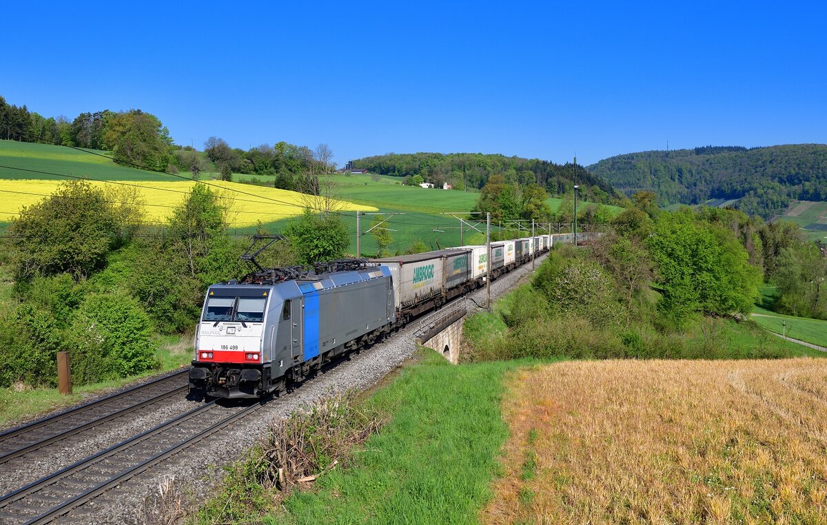 186 499 mit dem Ambrogio-KLV am 28.04.2022 bei Hornussen.