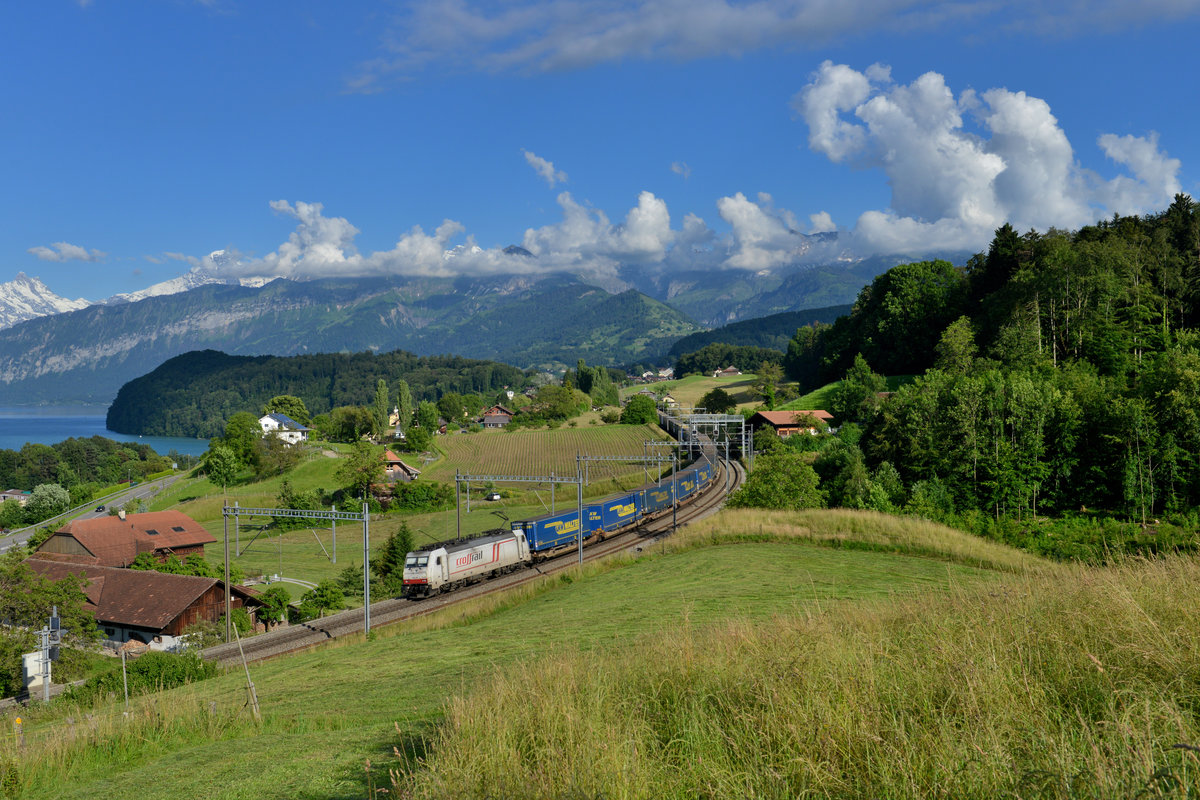 186 901 mit einem Walter-KLV am 22.06.2016 bei Einigen. 