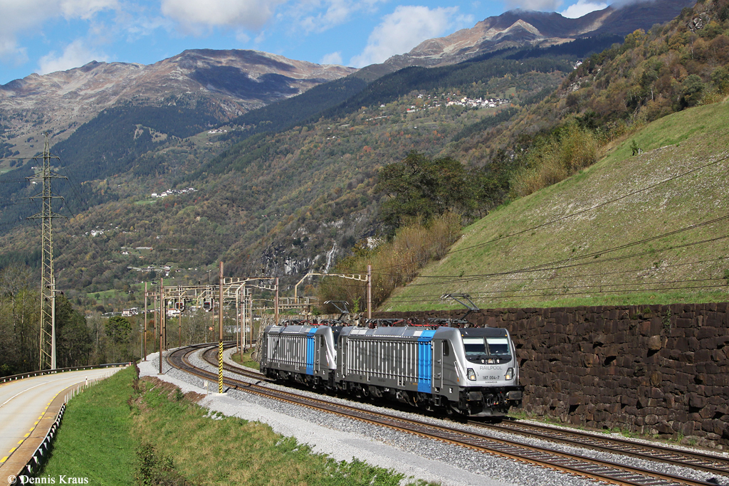 187 004 + 187 008 am 17.10.2014 bei Lavorgo
